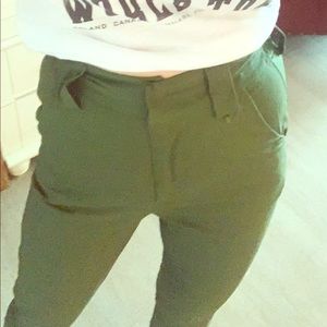NWT ARMY GREEN High waisted cropped jeans. MEDIUM.